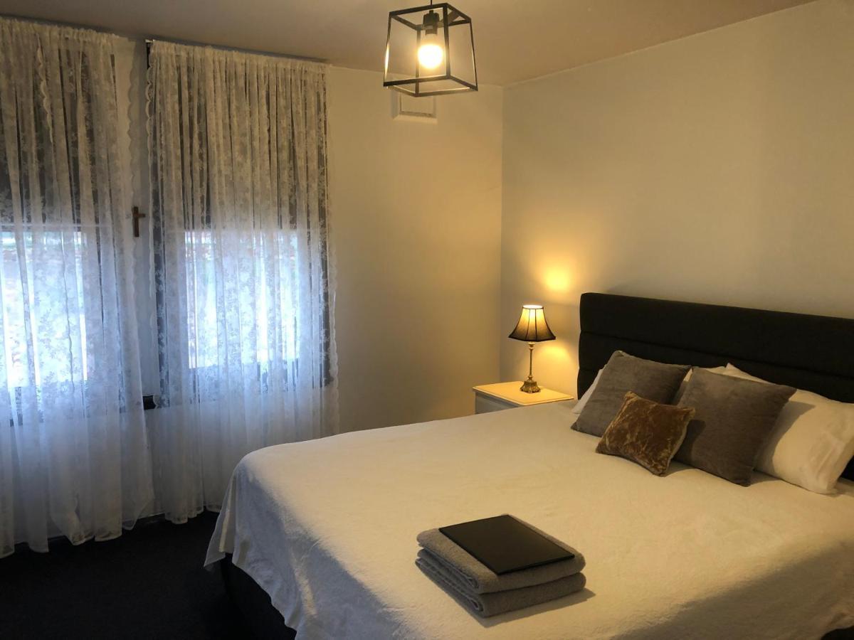 Manor Hotel